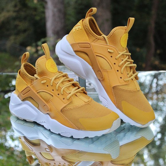 Nike Air Huarache Run Ultra Yellow Size 6Y - Picture 4 of 15